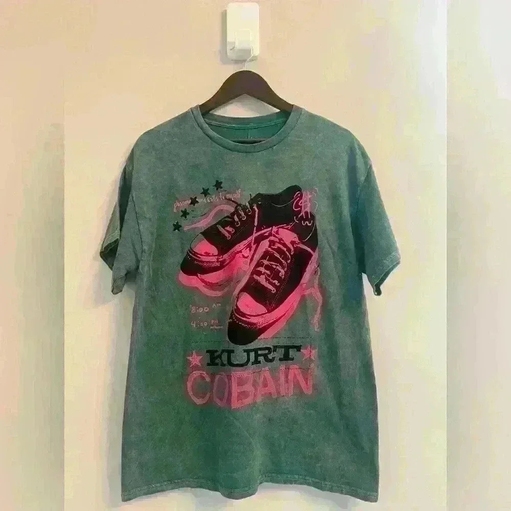 NWOT Unisex Kurt Cobain Tshirt. Size L